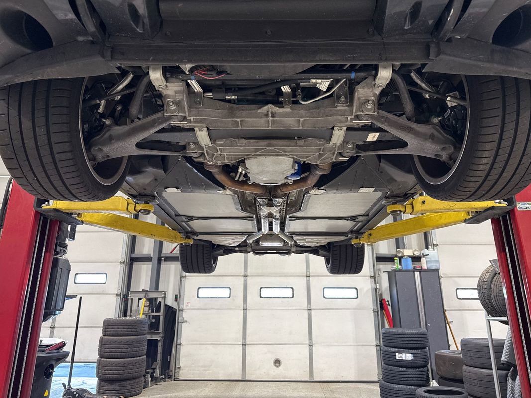 Used 2010 Chevrolet Corvette Grand Sport w/ Preferred Equipment Group image 18