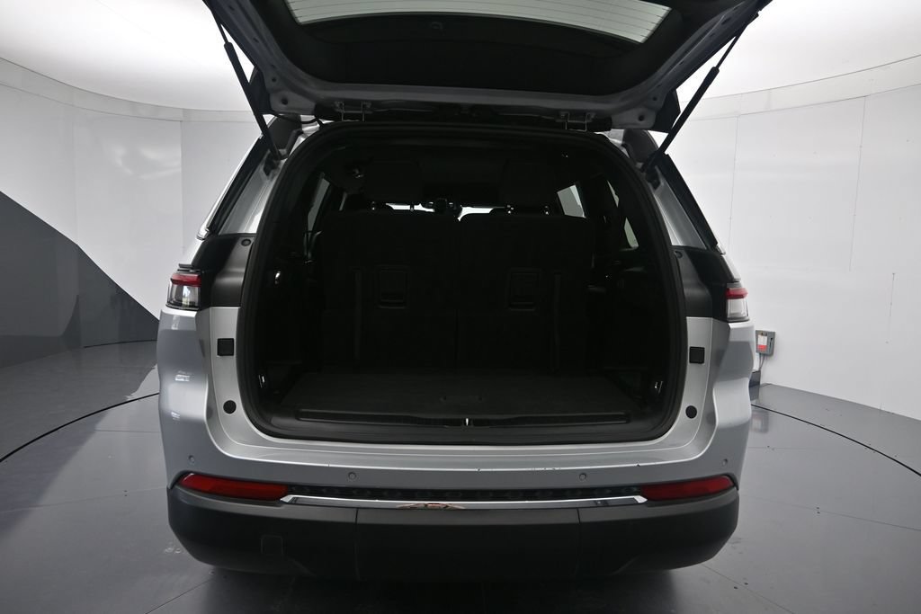 Used 2024 Jeep Grand Cherokee L Laredo RWD image 24