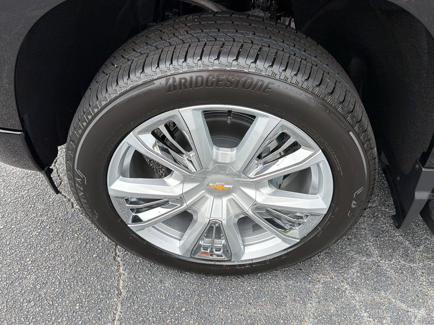 New 2026 Chevrolet Silverado 1500 High Country w/ High Country Premium Package AWD/4WD image 36