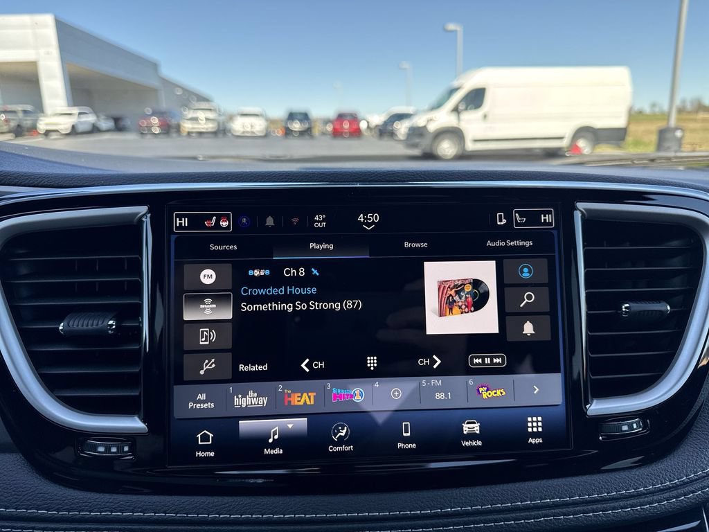 New 2026 Chrysler Pacifica Select w/ S Appearance Package FWD image 16