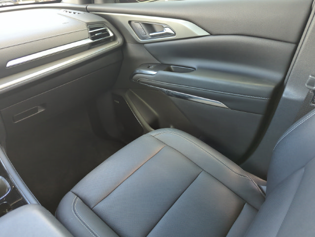 Used 2024 Chevrolet Traverse LT w/ Enhanced Driving Package FWD image 29