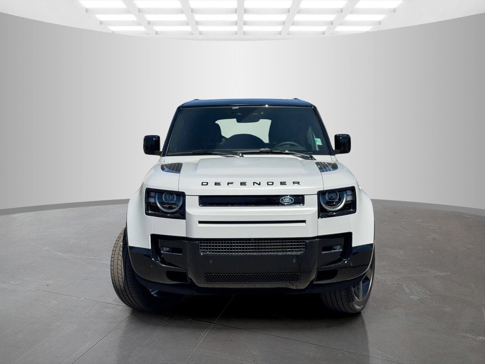 New 2026 Land Rover Defender 130 X-Dynamic SE AWD/4WD image 2