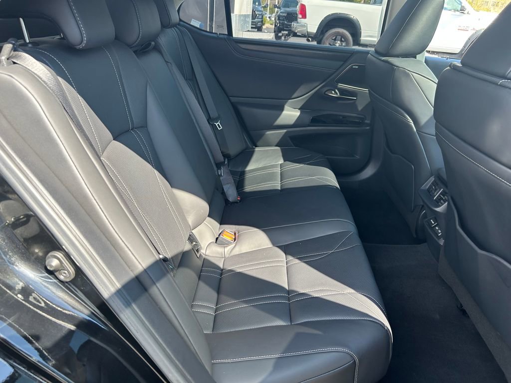 Used 2025 Lexus ES 350 Luxury w/ Accessory Package (Z1) image 26