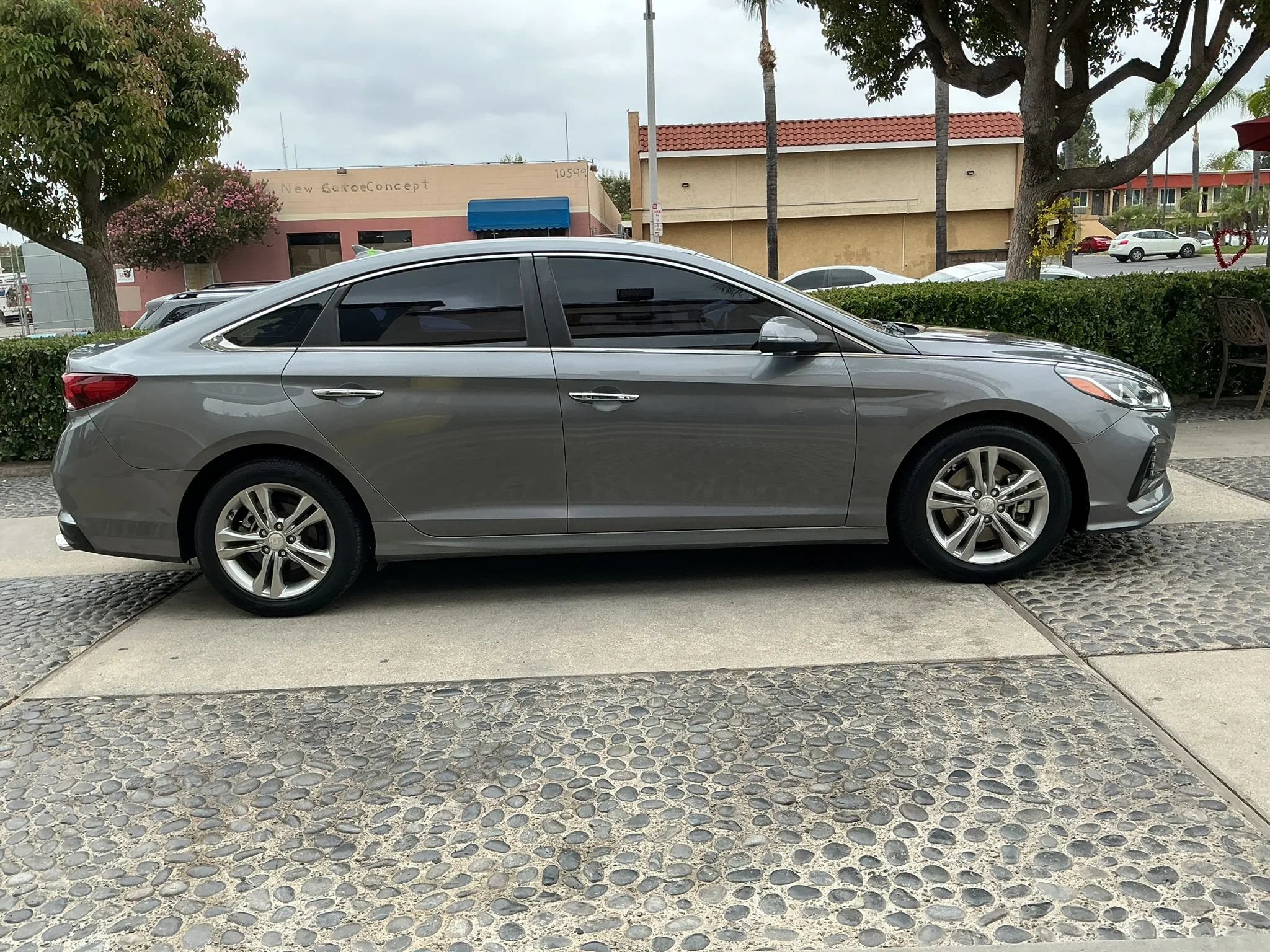 Used 2018 Hyundai Sonata SEL w/ Tech Package 02 FWD image 4