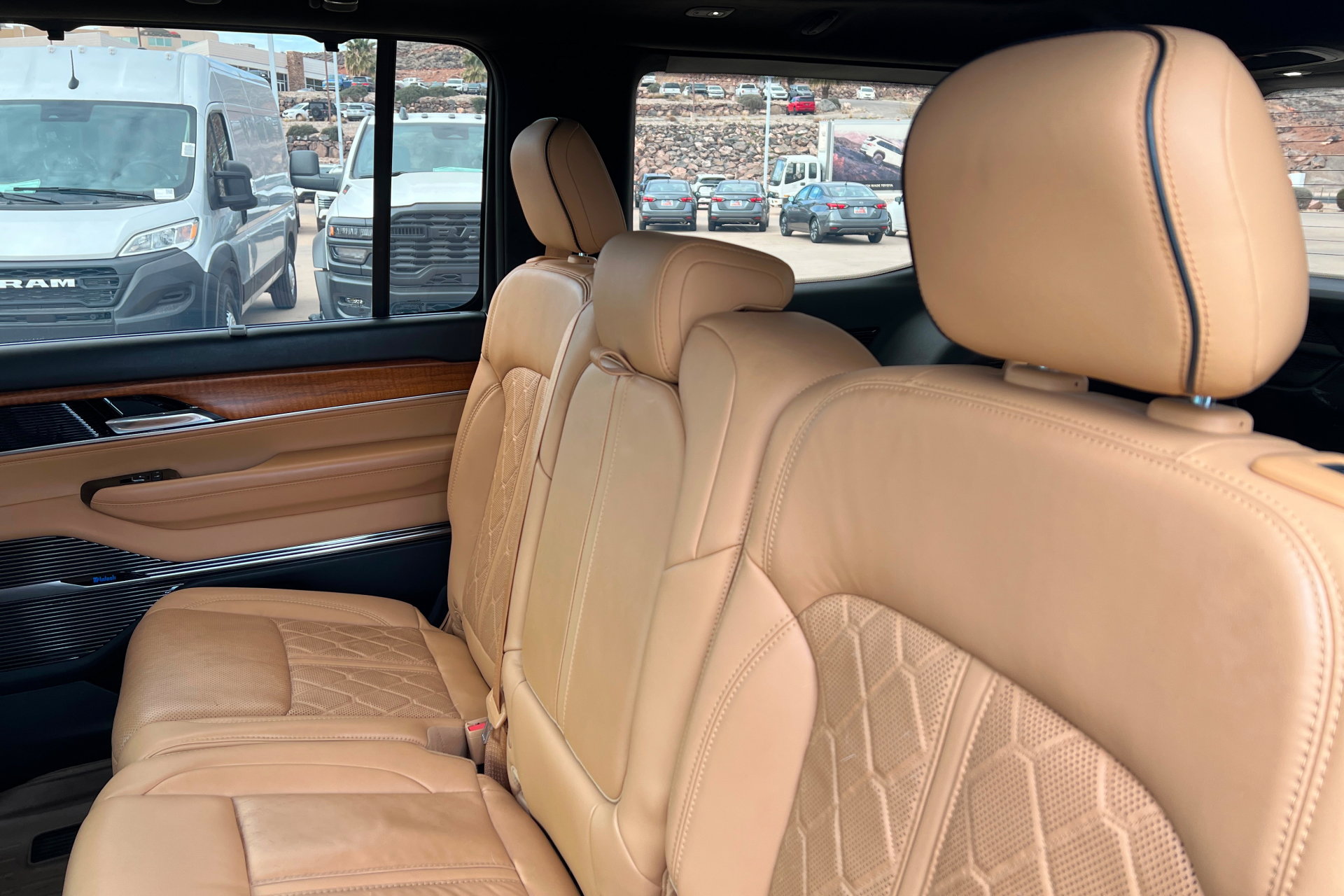 Used 2022 Jeep Grand Wagoneer Series III w/ HD Trailer Tow Package image 20