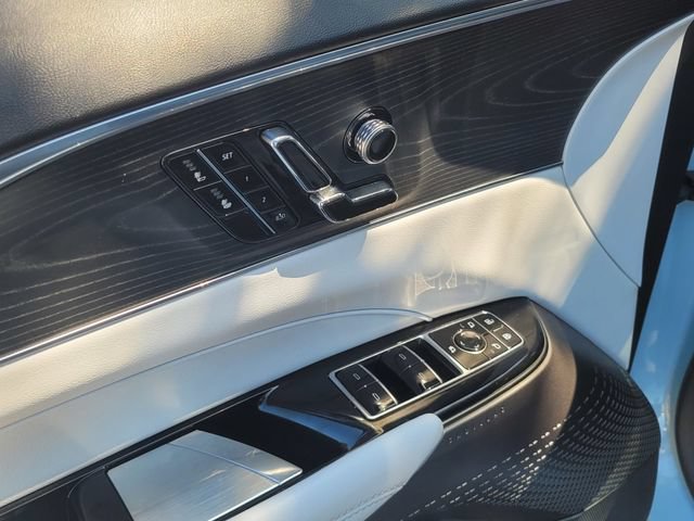 Used 2024 Cadillac Lyriq Sport RWD image 17