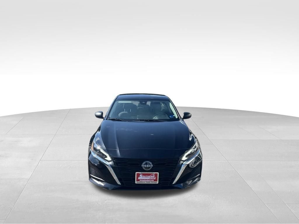 Used 2024 Nissan Altima 2.5 SV FWD image 32