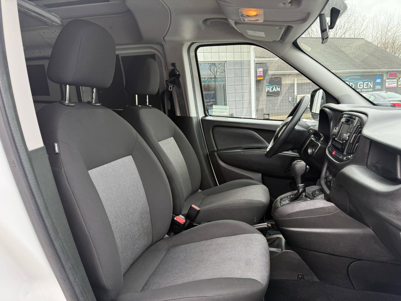 Used 2022 RAM ProMaster City Tradesman FWD image 11