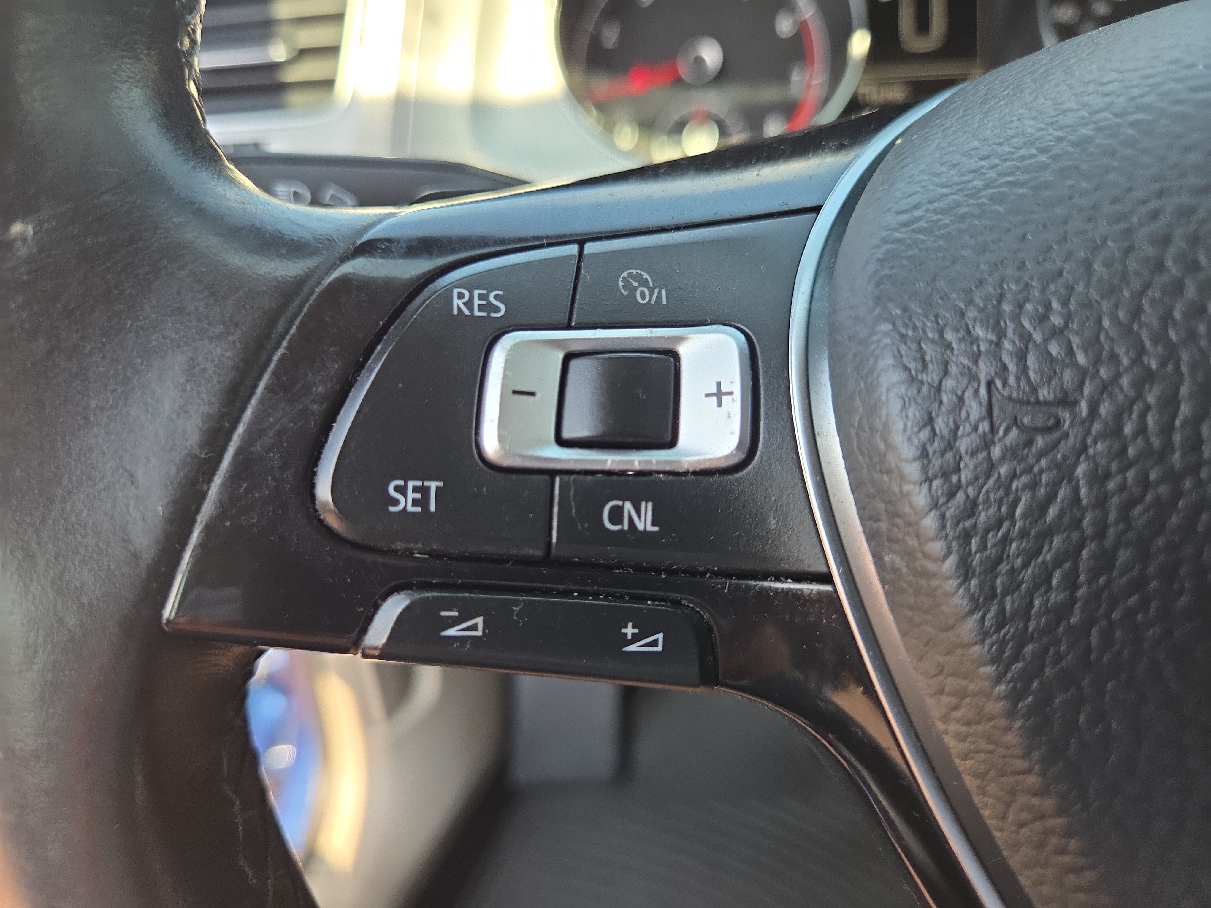 Used 2016 Volkswagen Golf S FWD image 25