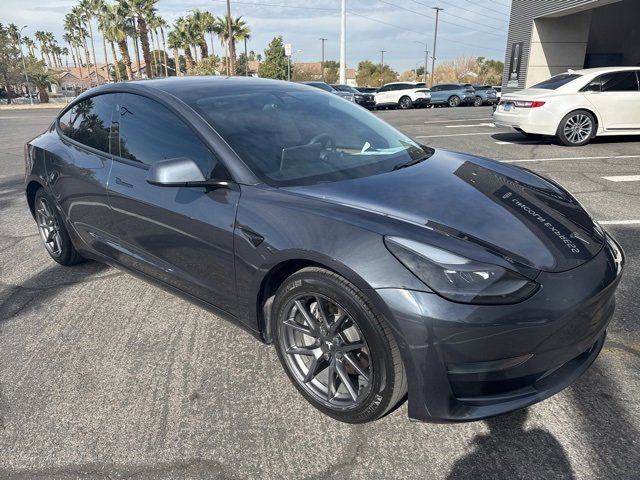 Used 2021 Tesla Model 3 Standard Range Plus image 3