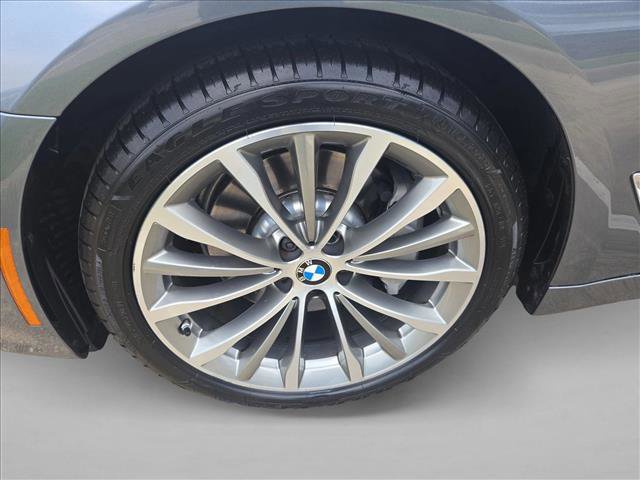 Used 2022 BMW 530i w/ Premium Package RWD image 21