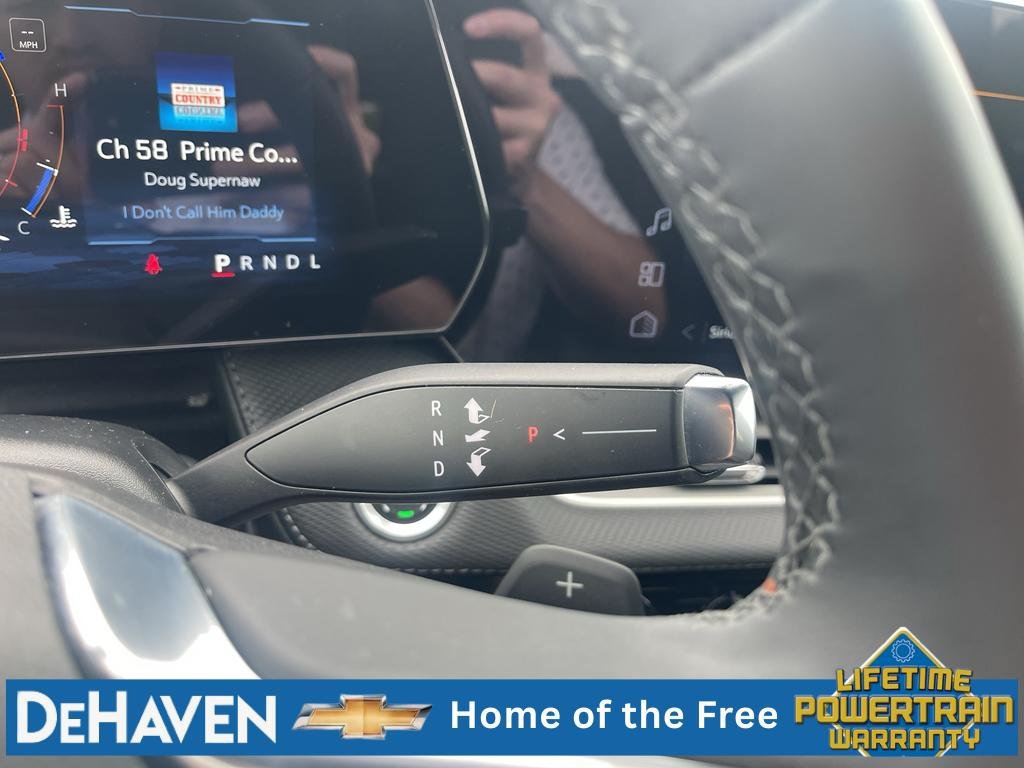 Used 2025 Chevrolet Equinox LT AWD/4WD image 16