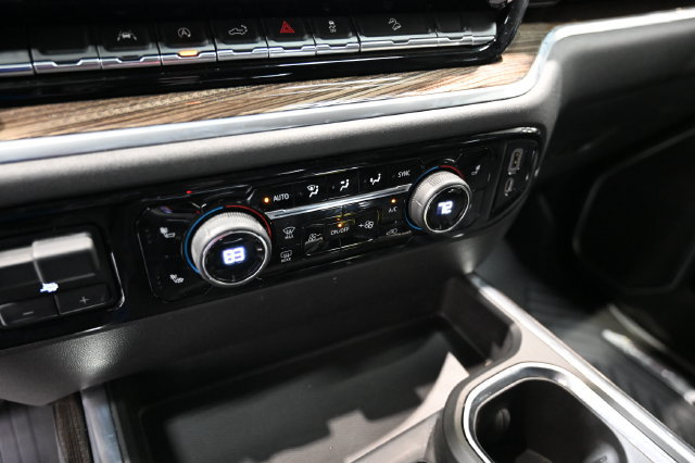 Used 2022 Chevrolet Silverado 1500 LT AWD/4WD image 18