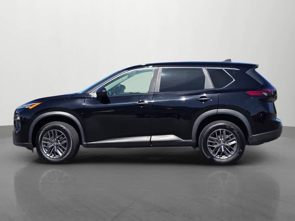 Used 2024 Nissan Rogue S FWD image 3