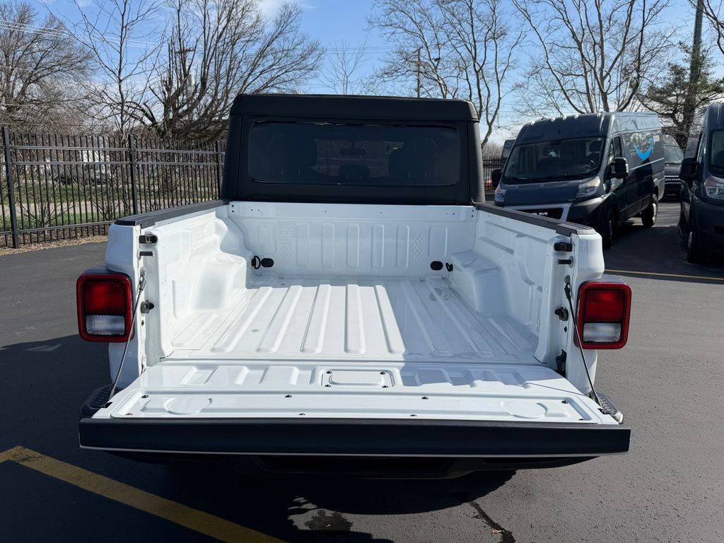 Used 2022 Jeep Gladiator Willys image 7