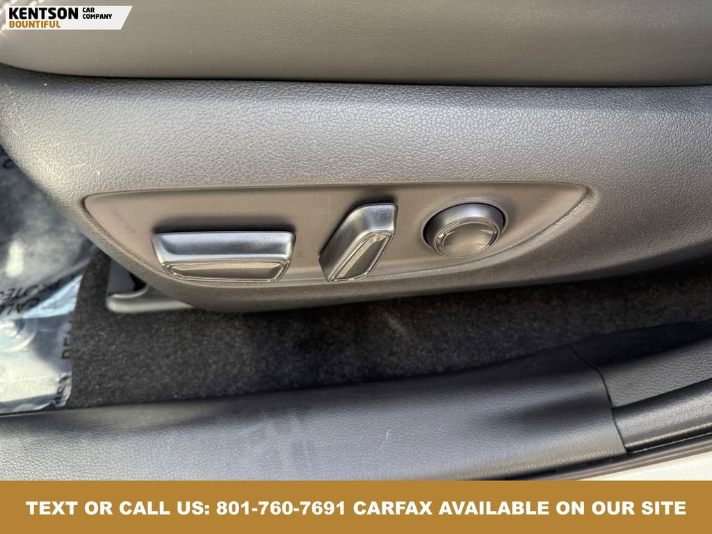 Used 2025 Toyota RAV4 XLE Premium image 32