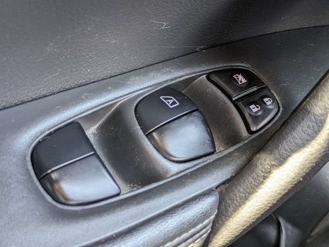 Used 2020 Nissan Rogue SV FWD image 26