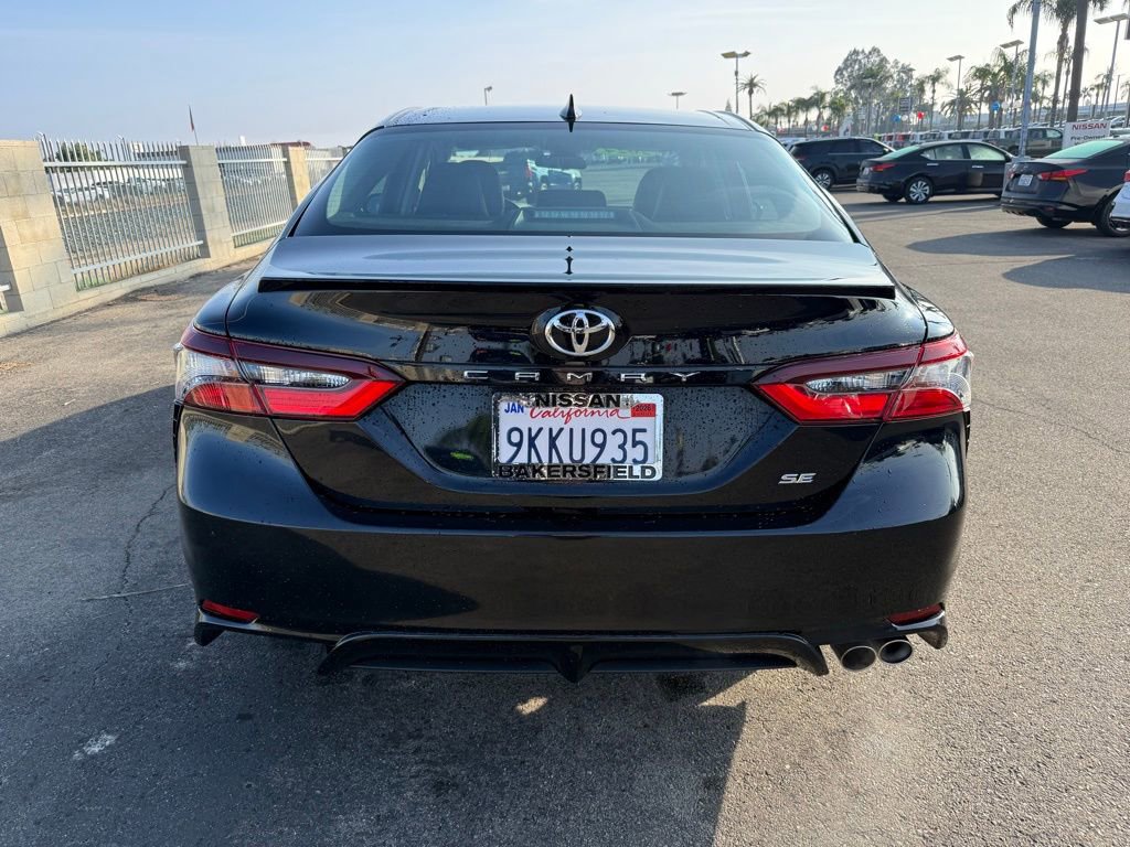 Used 2024 Toyota Camry SE image 5