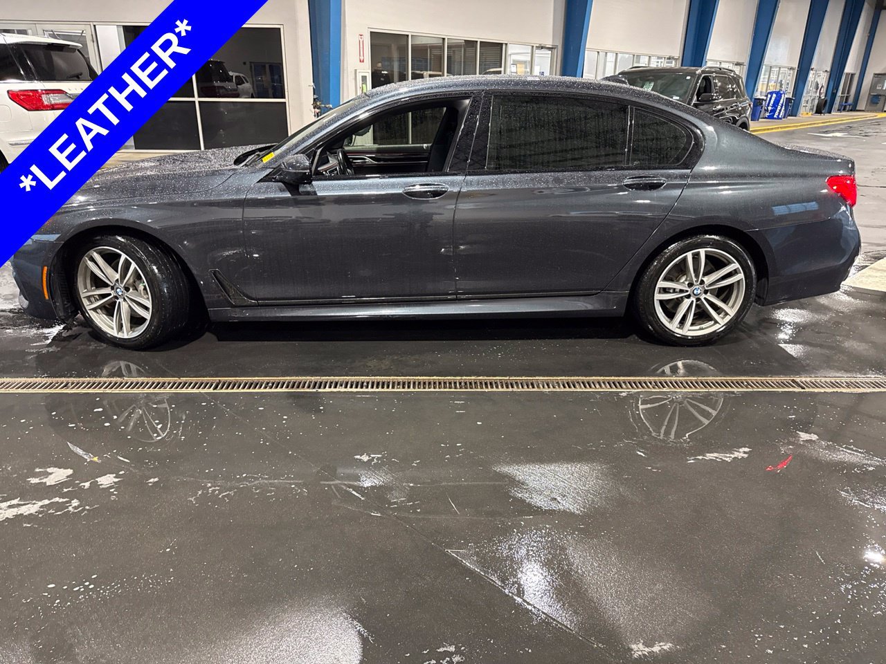 Used 2019 BMW 740i xDrive w/ Executive Package AWD/4WD image 3