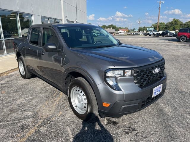 New 2025 Ford Maverick XL image 3