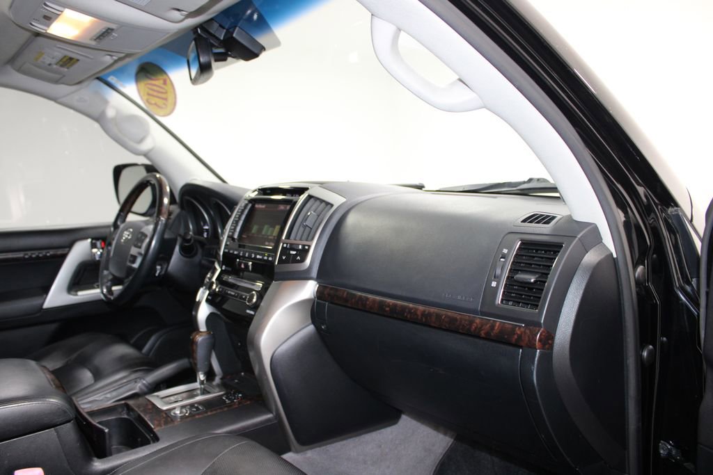 Used 2013 Toyota Land Cruiser AWD/4WD image 29