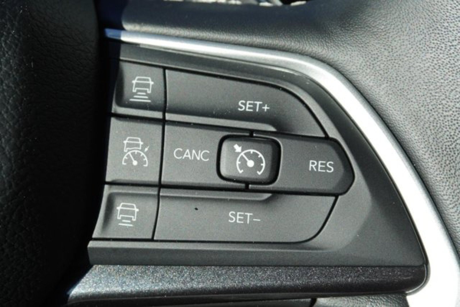 Used 2022 Jeep Grand Cherokee L Laredo w/ Luxury Tech Group I AWD/4WD image 28