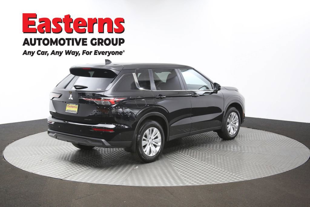 Used 2025 Mitsubishi Outlander ES image 41