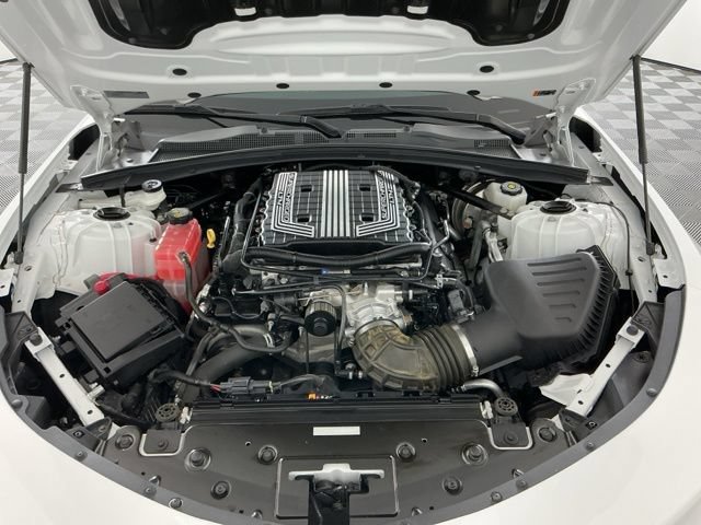 Used 2020 Chevrolet Camaro ZL1 RWD image 28