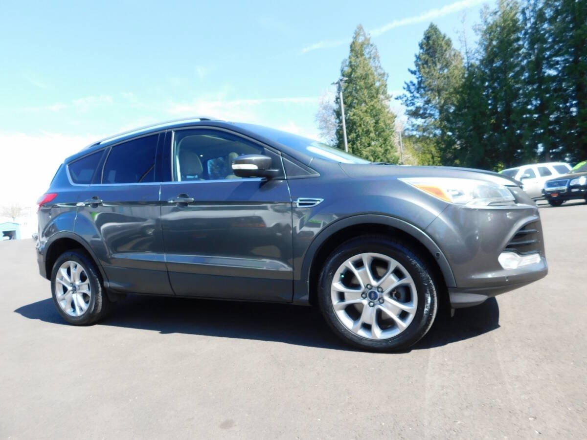 Used 2016 Ford Escape Titanium w/ Equipment Group 301A AWD/4WD image 1