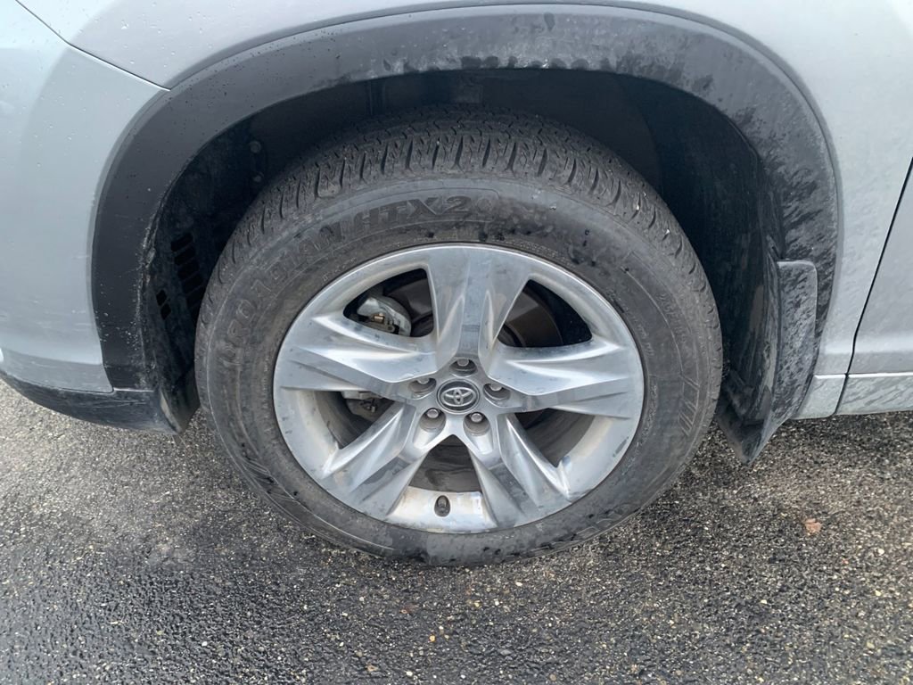 Used 2018 Toyota Highlander Limited image 8