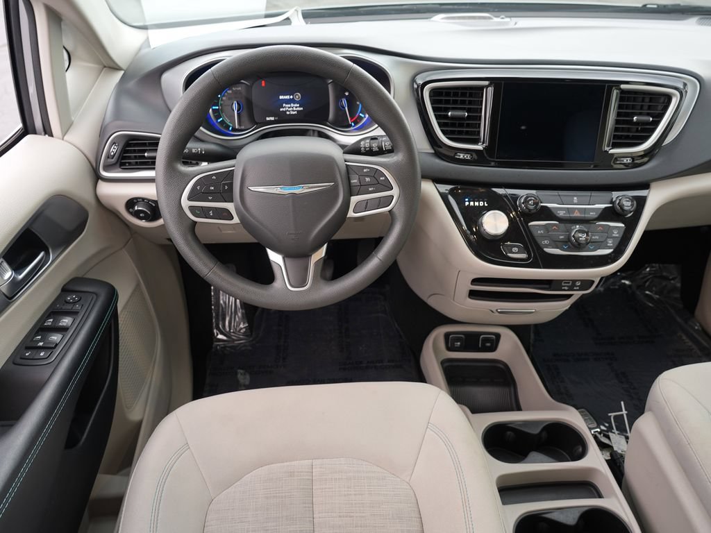 Used 2017 Chrysler Pacifica Touring Plus FWD image 19