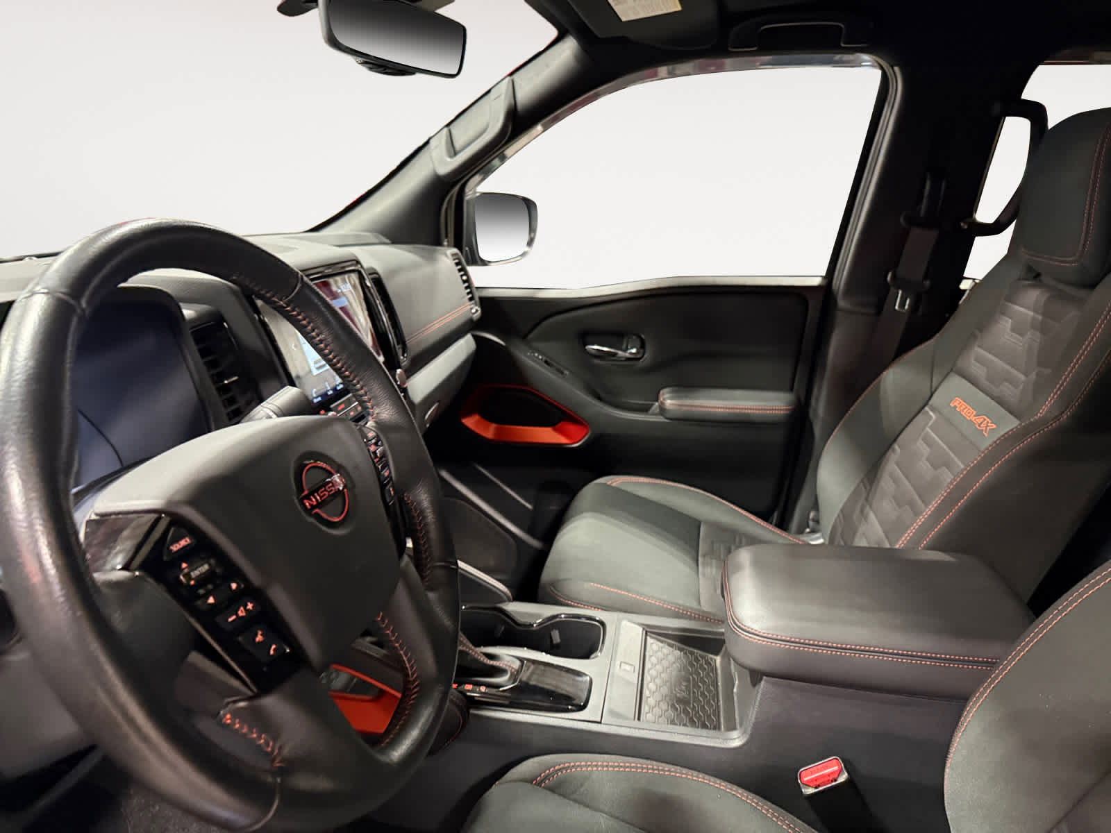 Used 2023 Nissan Frontier PRO-4X image 10