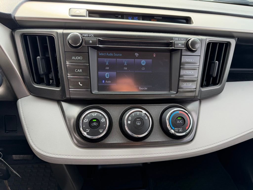 Used 2015 Toyota RAV4 LE FWD image 27
