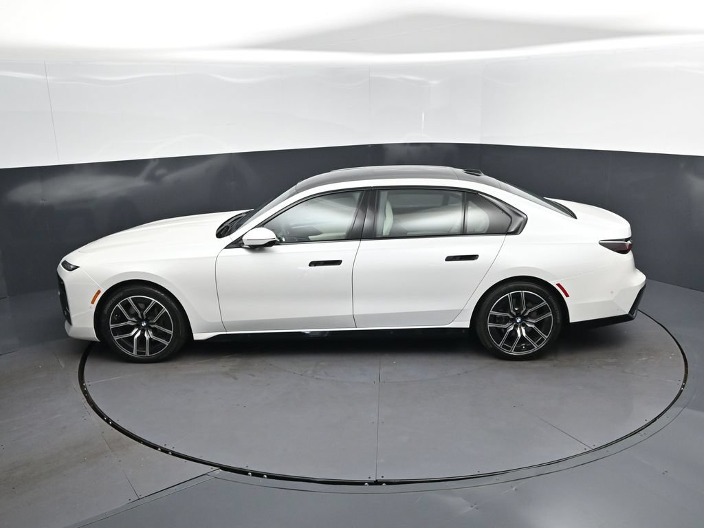 Certified 2024 BMW 740i w/ Executive Package RWD image 32