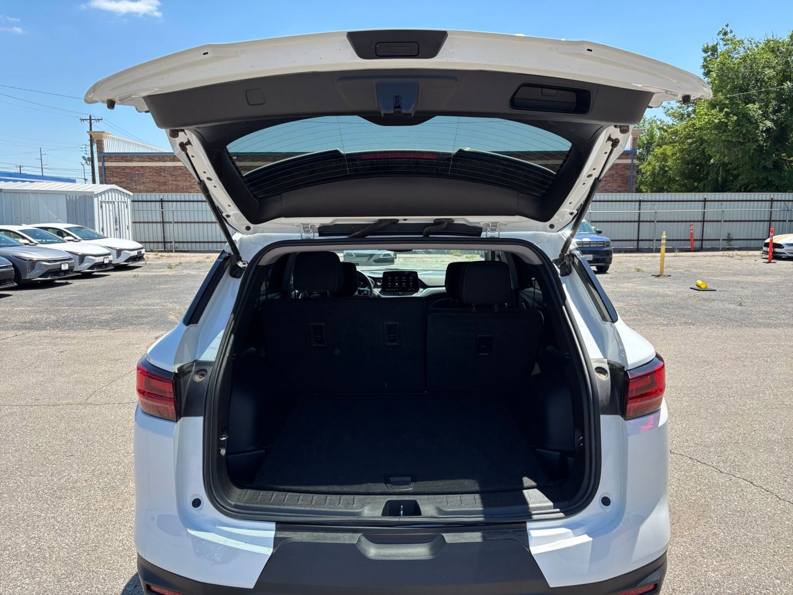 Used 2025 Chevrolet Blazer LT FWD image 32