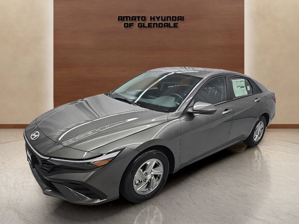 New 2026 Hyundai Elantra SE FWD image 2