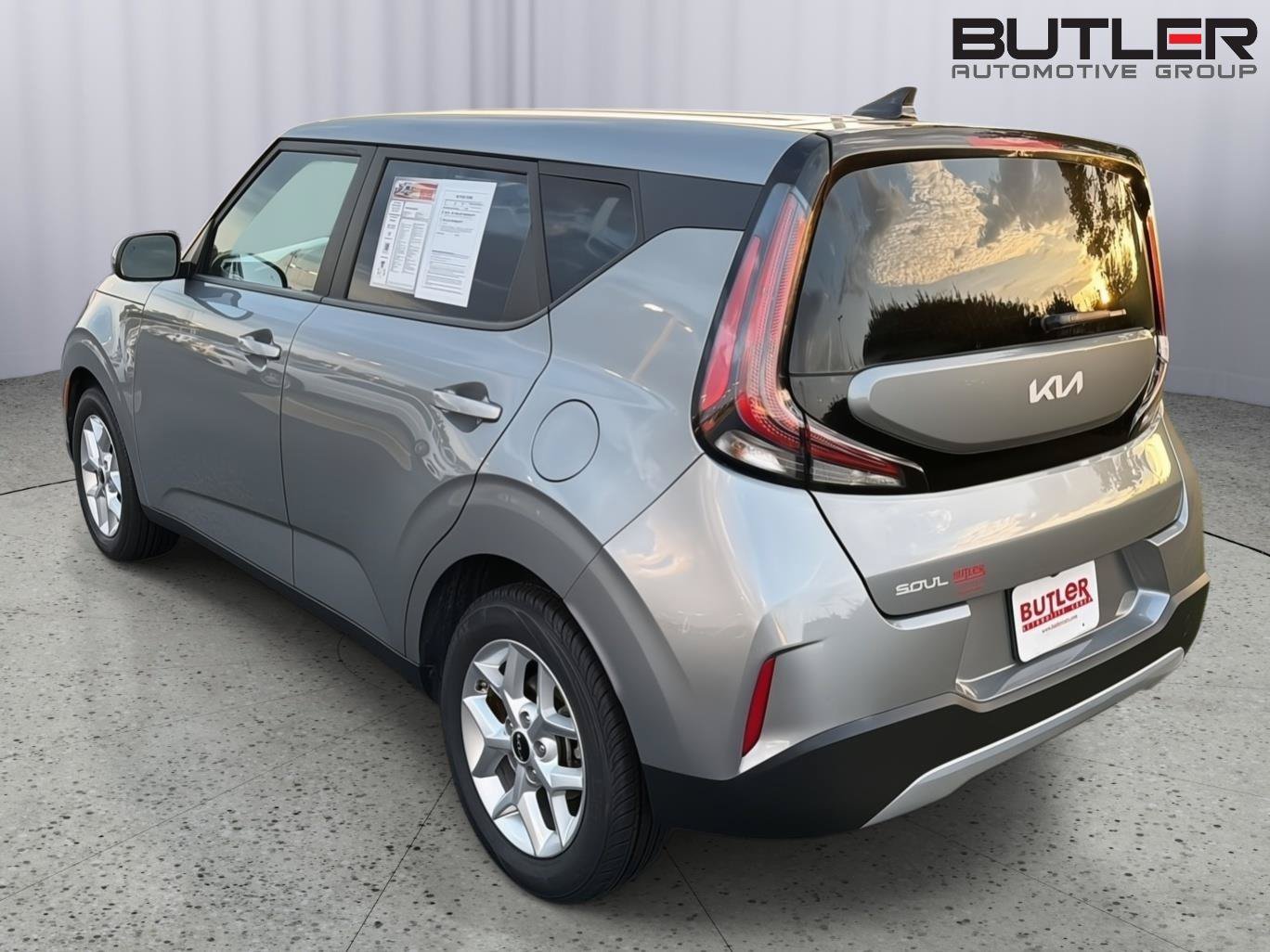 Used 2024 Kia Soul LX w/ Option Group 015 FWD image 4