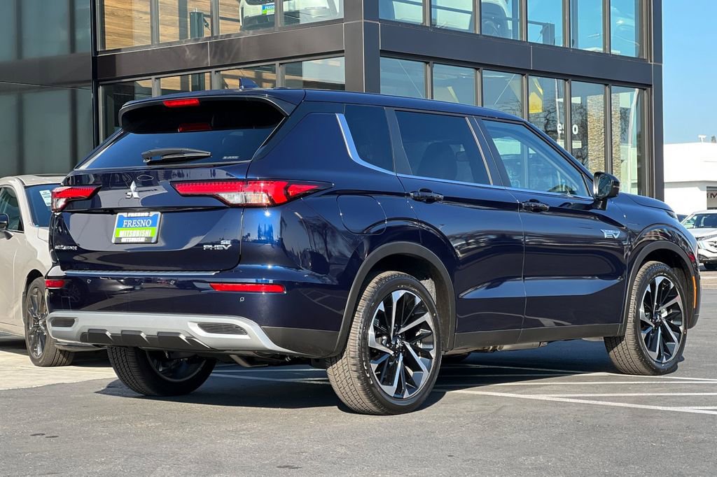 New 2025 Mitsubishi Outlander SE image 5