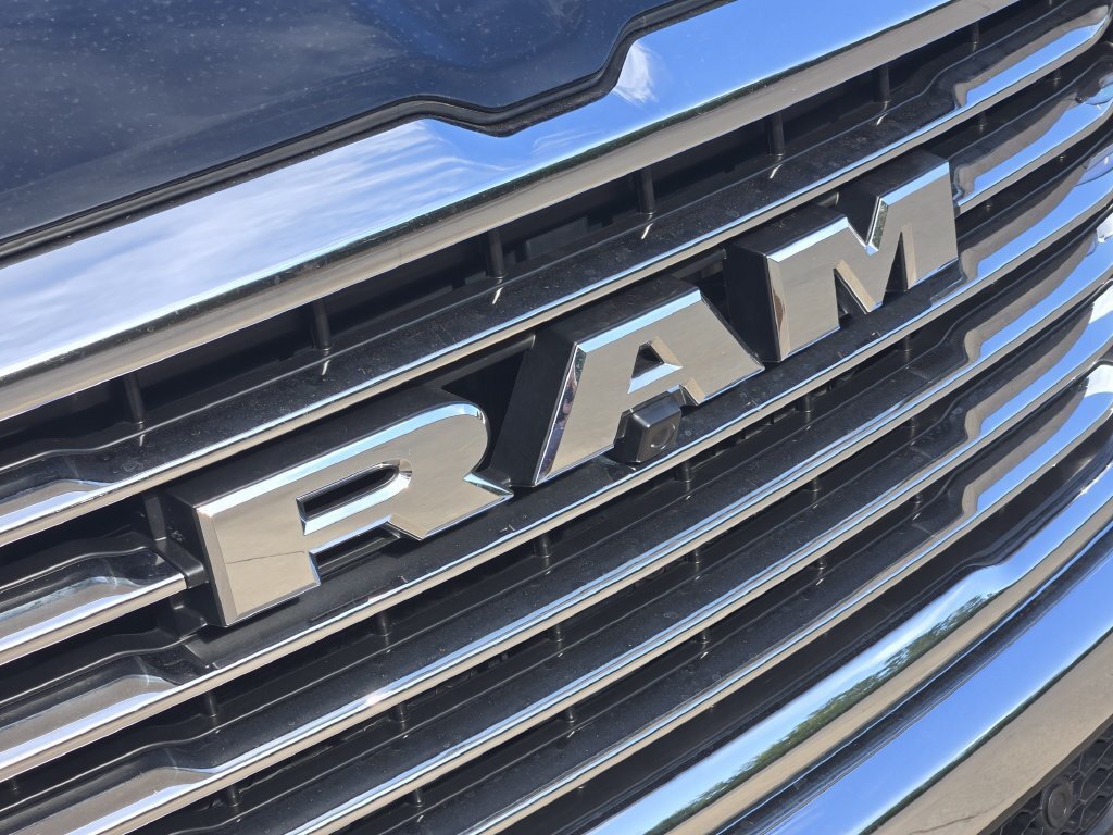 Used 2025 RAM 1500 Laramie AWD/4WD image 13