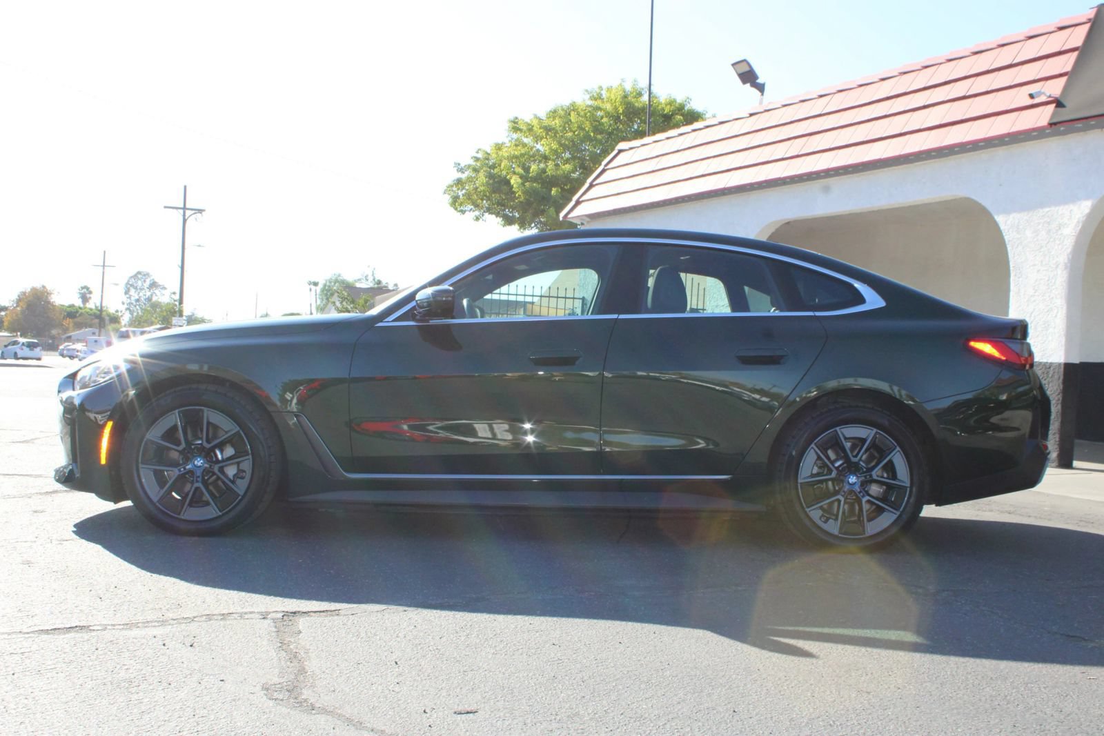 Used 2023 BMW i4 eDrive40 RWD image 40