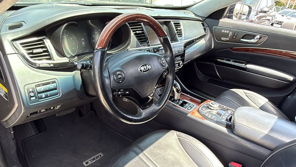 Used 2015 Kia K900 Luxury RWD image 23