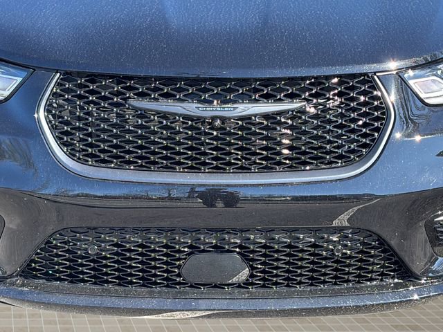 New 2026 Chrysler Pacifica Limited FWD image 9