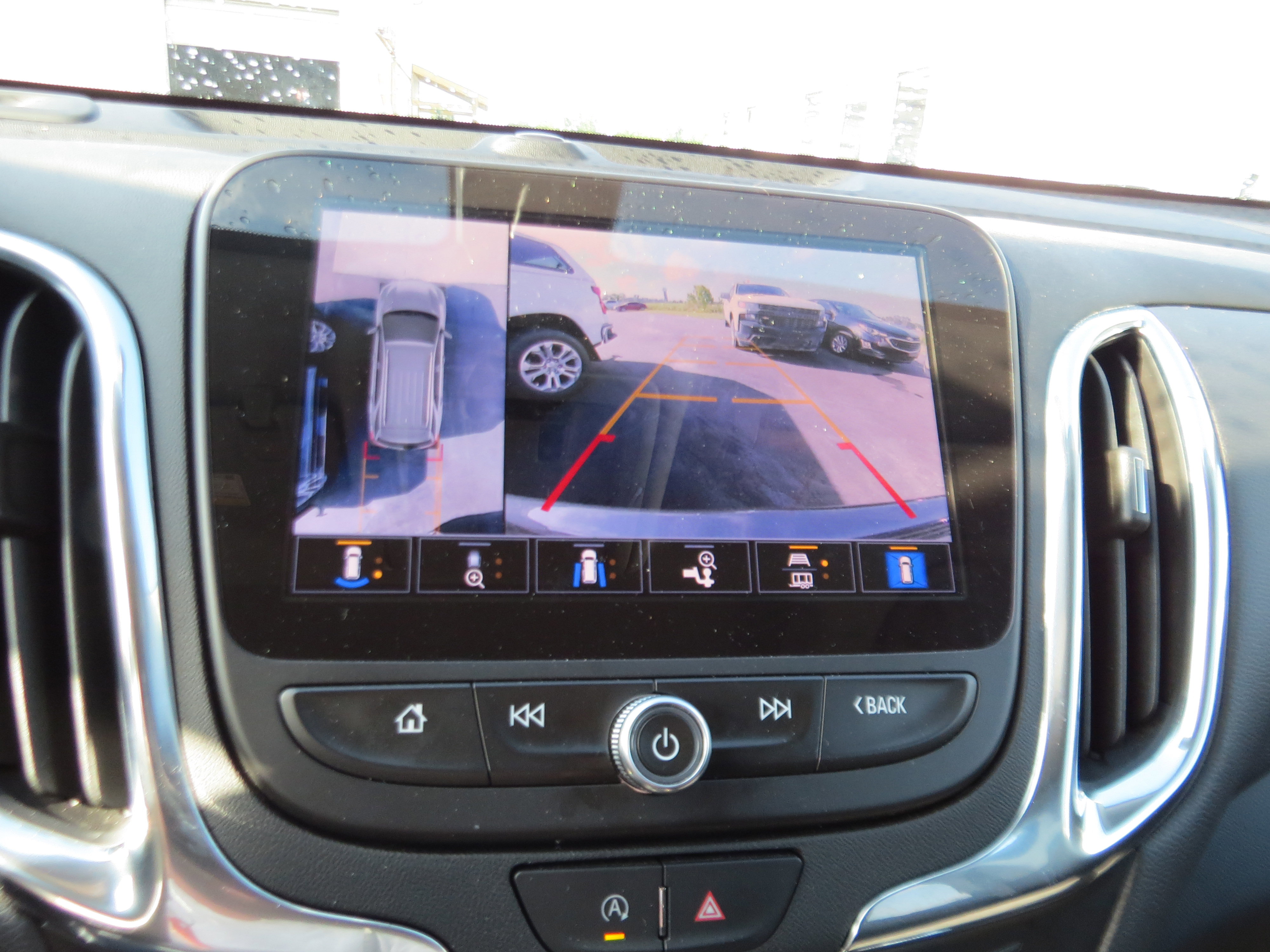 Used 2023 Chevrolet Equinox LT FWD image 22