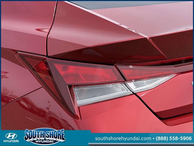Certified 2025 Hyundai Elantra SE image 12