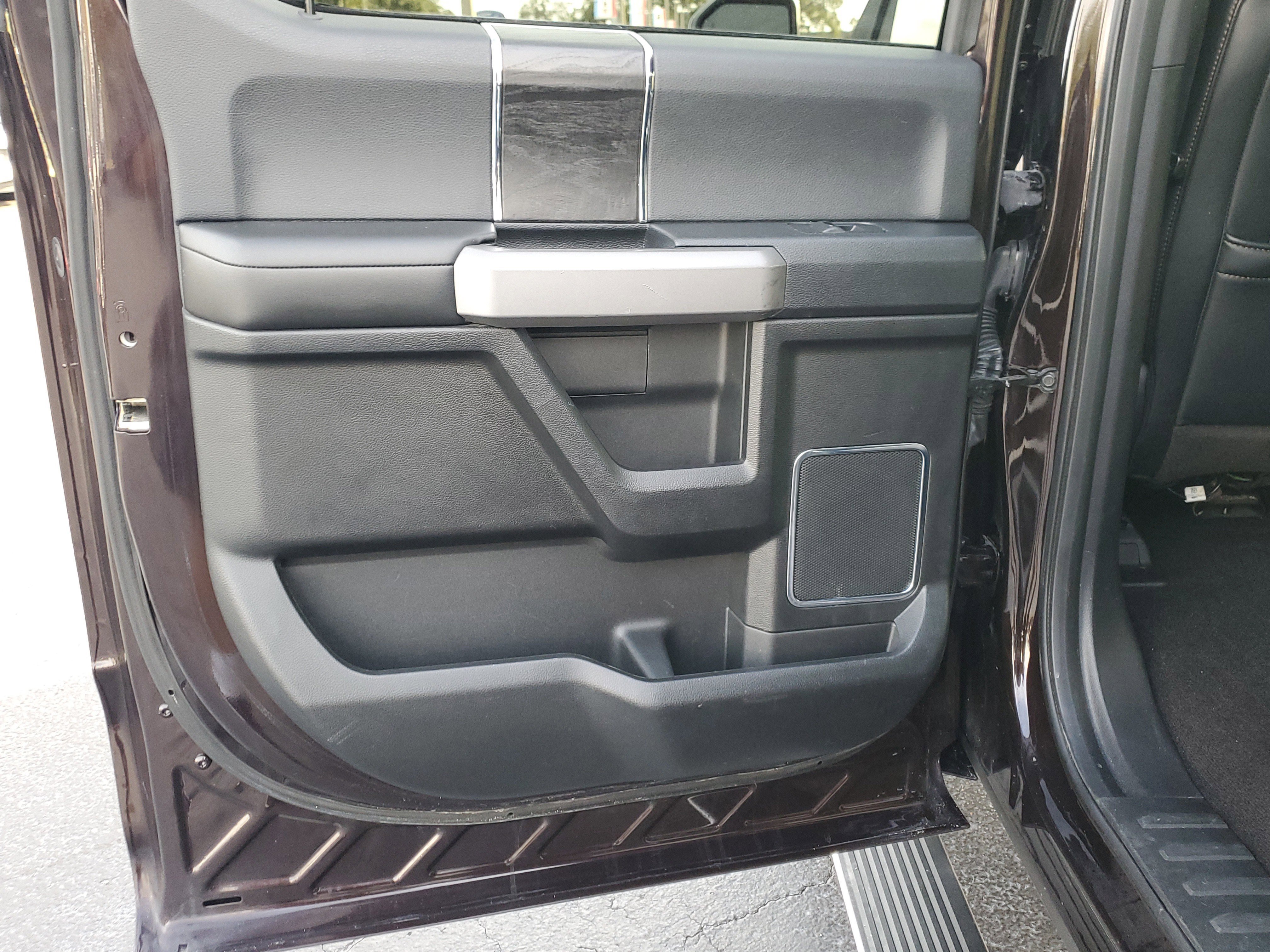 Used 2018 Ford F150 Platinum w/ Equipment Group 701A Luxury image 10