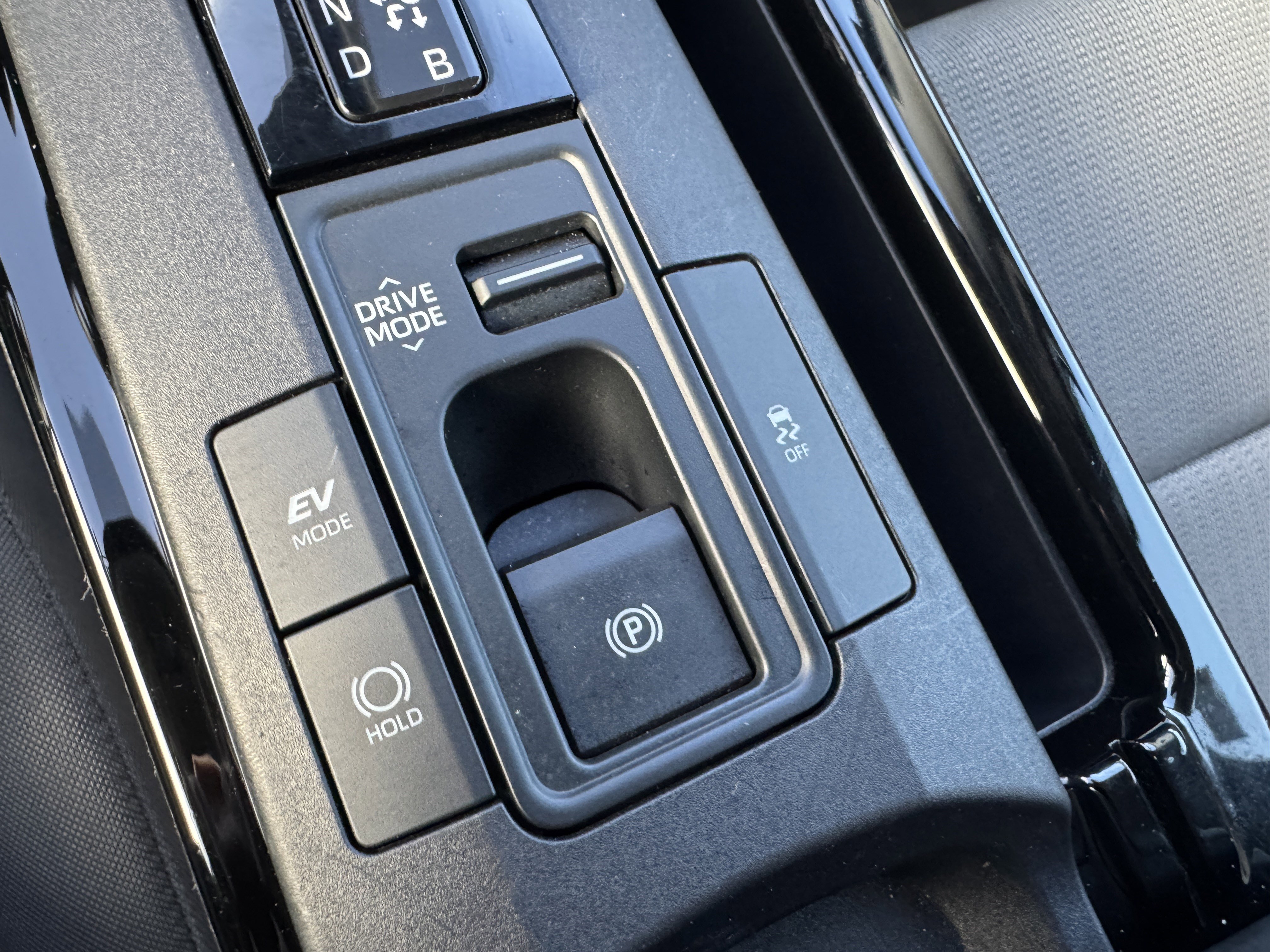 Used 2024 Toyota Prius LE image 30