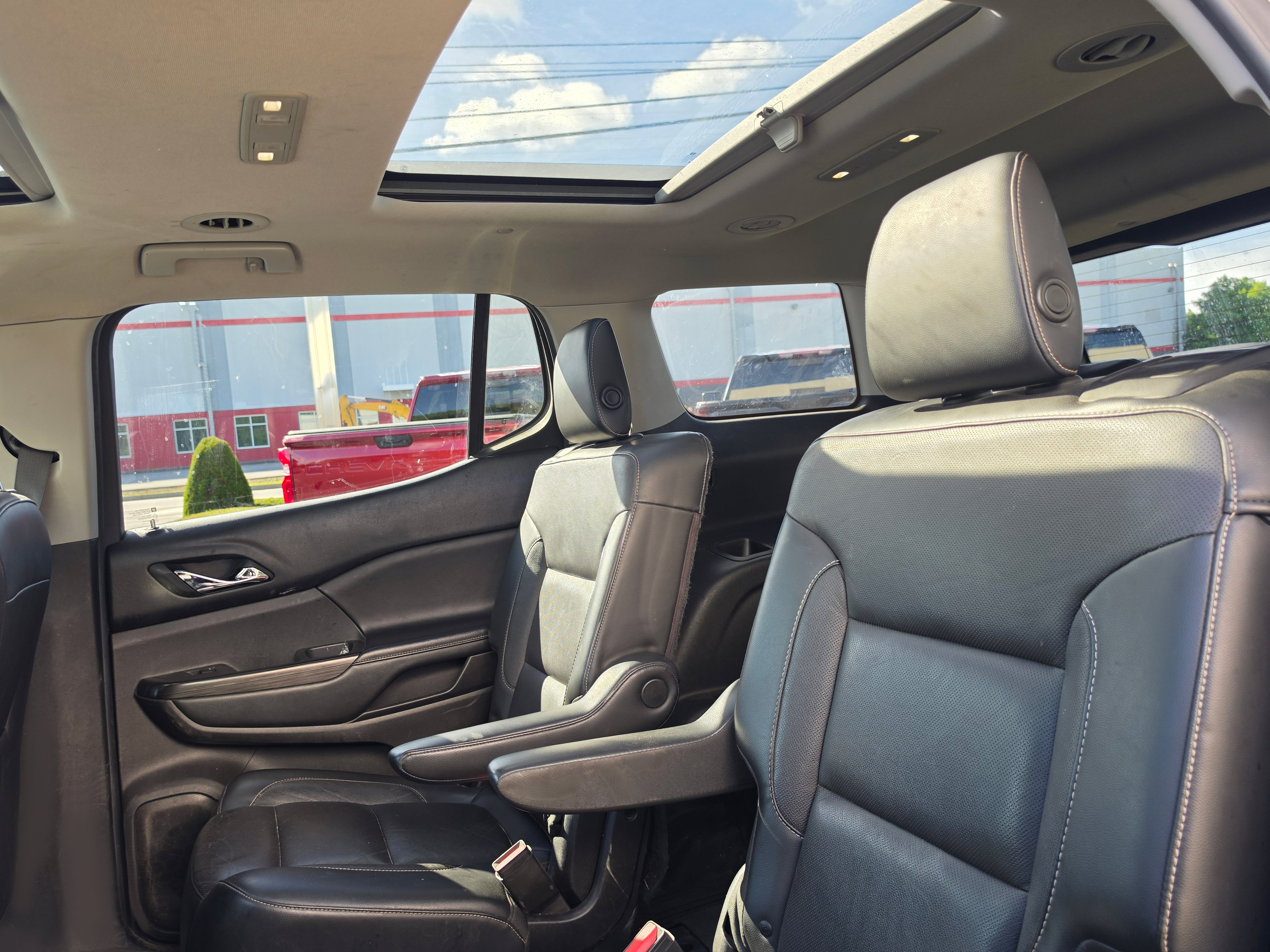 Used 2018 GMC Acadia SLT AWD/4WD image 10