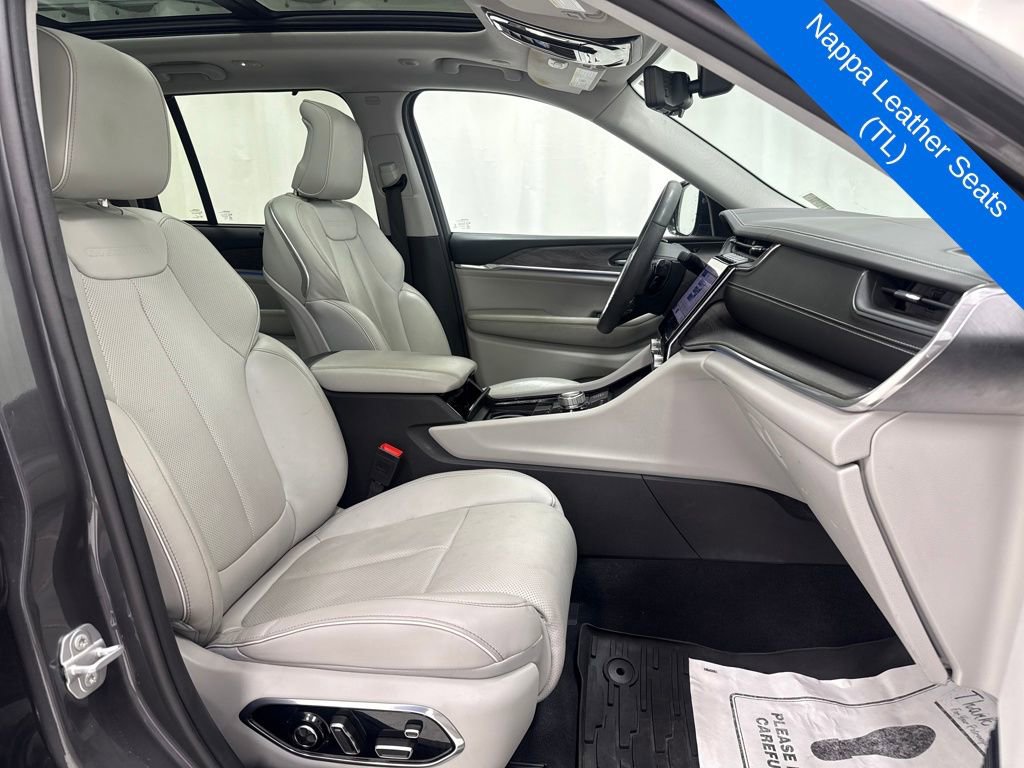Used 2022 Jeep Grand Cherokee Overland w/ Luxury Tech Group IV image 9