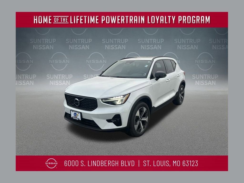 Used 2023 Volvo XC40 B5 Plus w/ Protection Package Premier image 1