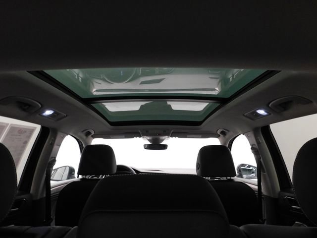 Used 2024 Volkswagen Tiguan SE image 18